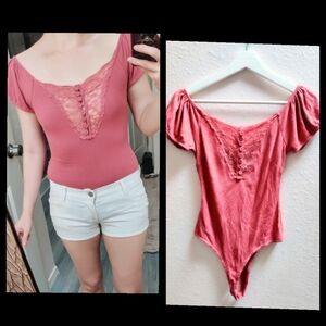 Lulu's*Casual lace neckline bodysuit